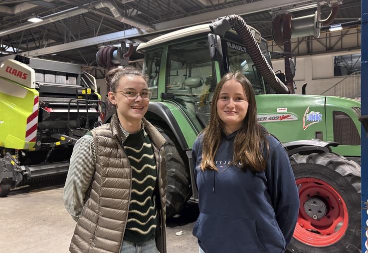 L'Euroise Zoé Paris et la Bretonne, Sidonie Le Glatin, suivent une formation en mécanique agricole à Saint-Hilaire-du-Harcouët. Et elles y sont épanouies.