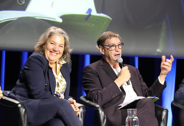 "Sur le sol vivant, nous sommes au balbutiement des connaissances", indique Sébastien Windsor (Chambres d'agriculture), avec Jérôme Mousset (Ademe), Sonia de La Provôté (Fnau) et Pascal Allizard (ancien sénateur).