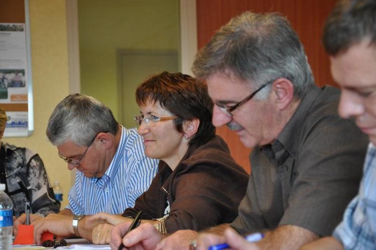 Christiane Lambert : “il ne faut pas penser qu’une victoire syndicale est définitivement acquise. C’est tous les jours qu’il faut y travailler. Alors “oui”! Le respect de l’accord du 3 juin qui conduit à une augmentation de 31 e/1 000 l, c’est effectivement une satisfaction. Il donne, sur le semestre à venir, de la lisibilité aux producteurs”.