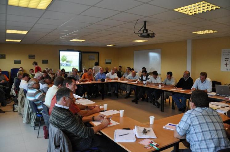 “Plus que jamais, les agriculteurs attendent la FNSEA, les JA et les FDSEA sur de multiples dossiers. La défense de nos moyens de productions et de nos revenus ne se fera que par l’action collective. C’est un message fort. J’ai constaté aussi, à l’occasion de ce conseil FDSEA du Calvados, une participation nombreuse et active, la présence des responsables de presque tous les cantons... Ce sont des signes très positifs même s’il reste à construire”, s’est réjouie la ...