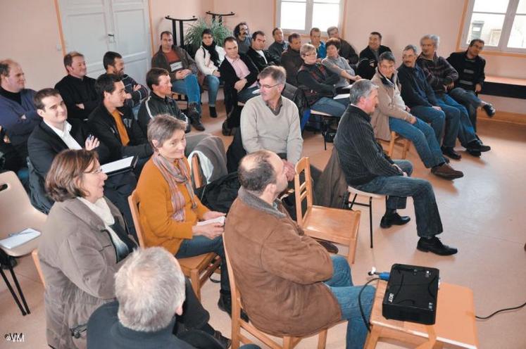 Patrice Lepainteur, président de la FDSEA et Agnès Lemarié, représentante de l’APLI ont semblé s’accorder sur un point : “l’ambivalence d’un administrateur de coopérative, représentant d’un producteur et l’aval de la production”