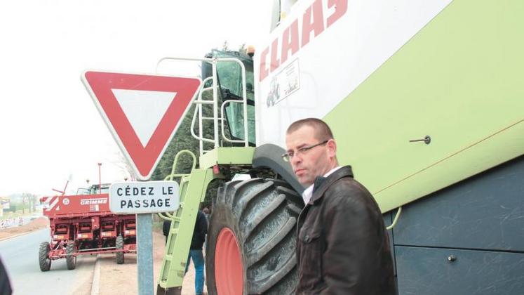 “Depuis 18 ans que la Coordination rurale est au pouvoir dans le département, l’avez-vous vu une seule fois manifester sur le terrain contre un aménagement routier préjudiciable à notre activité de tous les jours ? La réponse est sans appel. Non, jamais, jamais, jamais,” dénonce Sébastien Debieu.