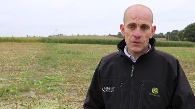 Preview image for the video "#Démonstration John Deere monte en puissance avec la 8800i".