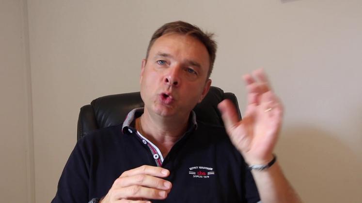 Preview image for the video "Triage et protection des semences - SCS Semences".
